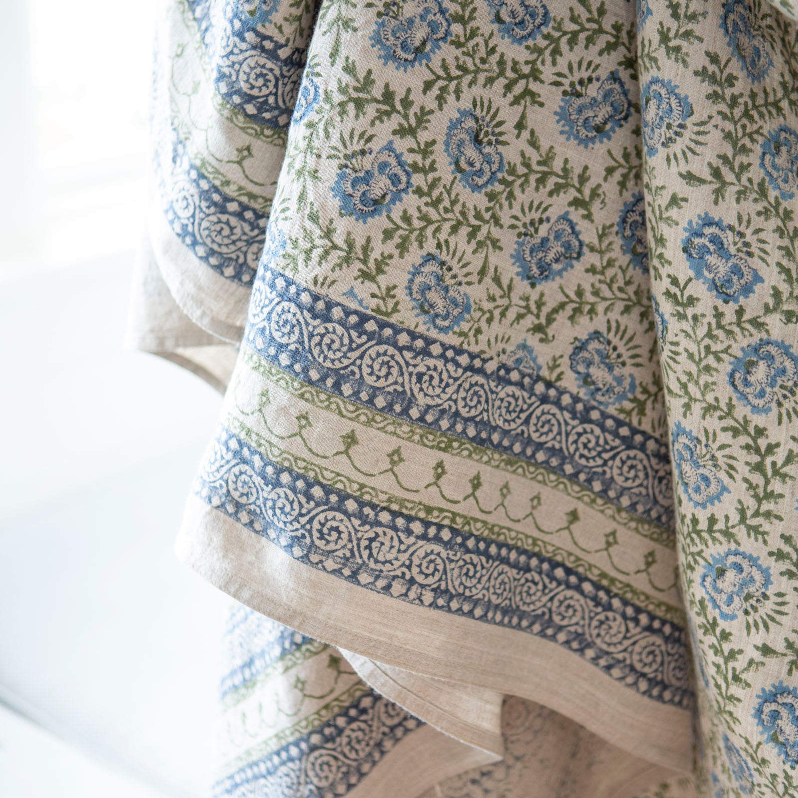 Eloise Linen Tablecloth 225cm