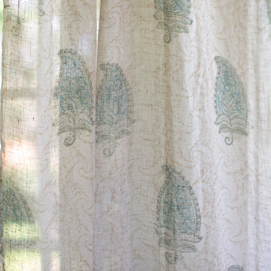 Delphine Linen Curtain – Pepperwhites by Tara Dennis