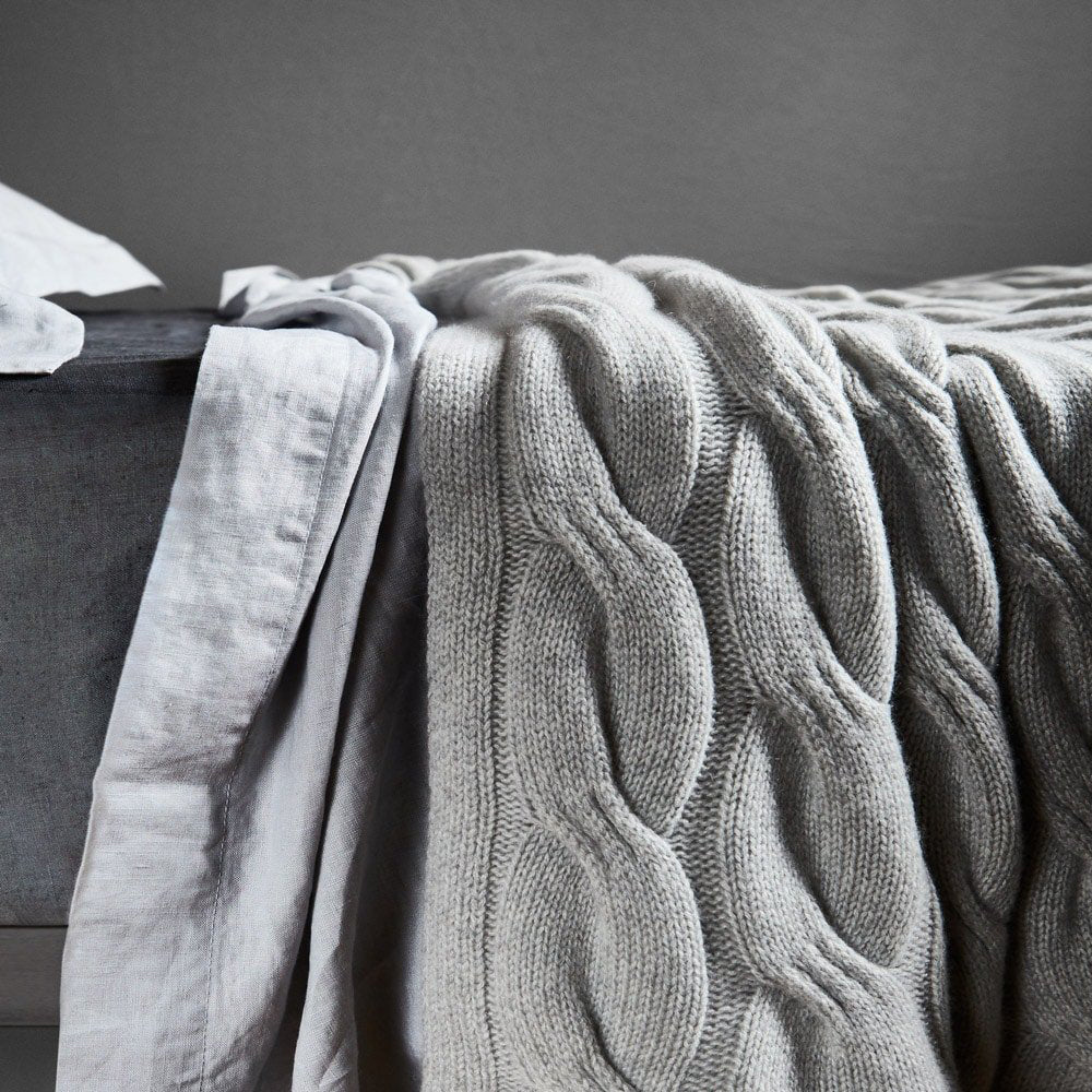 Cashmere Chunky Cable Knit Throw