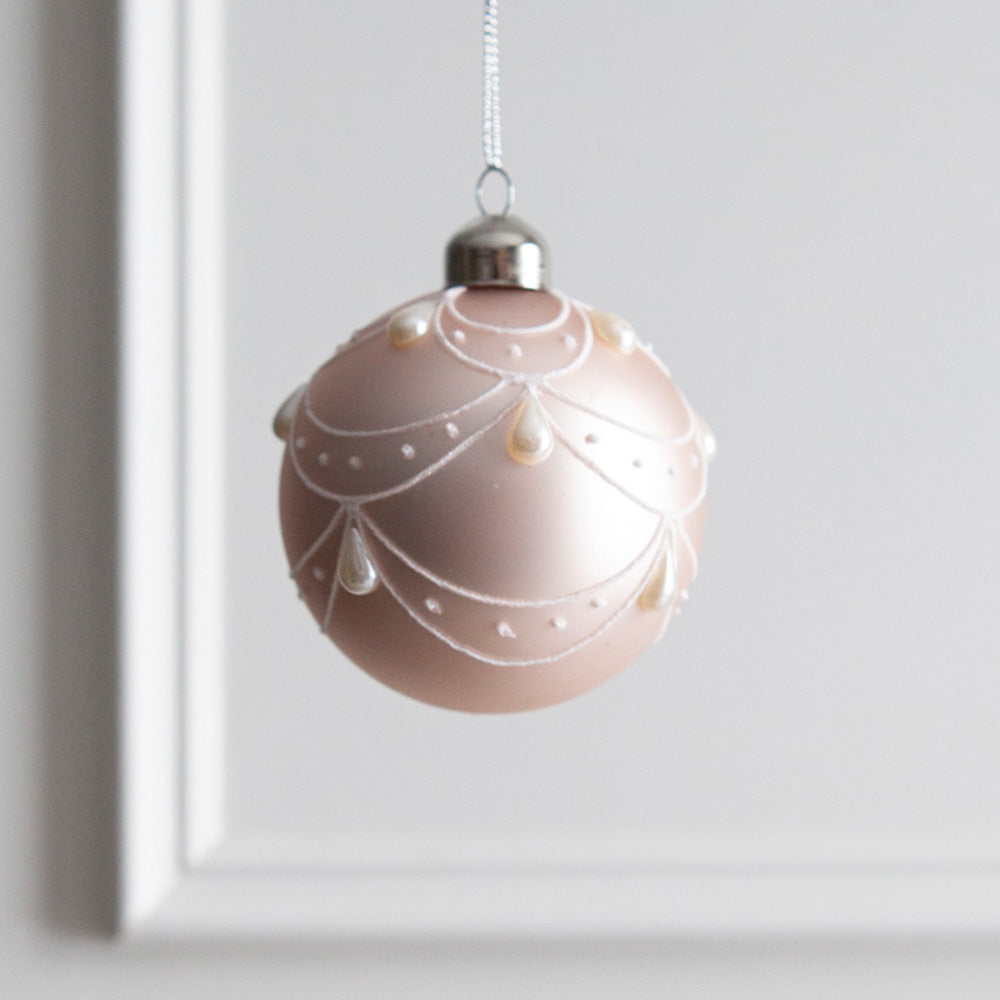 Pearl Pink Scallop Bauble