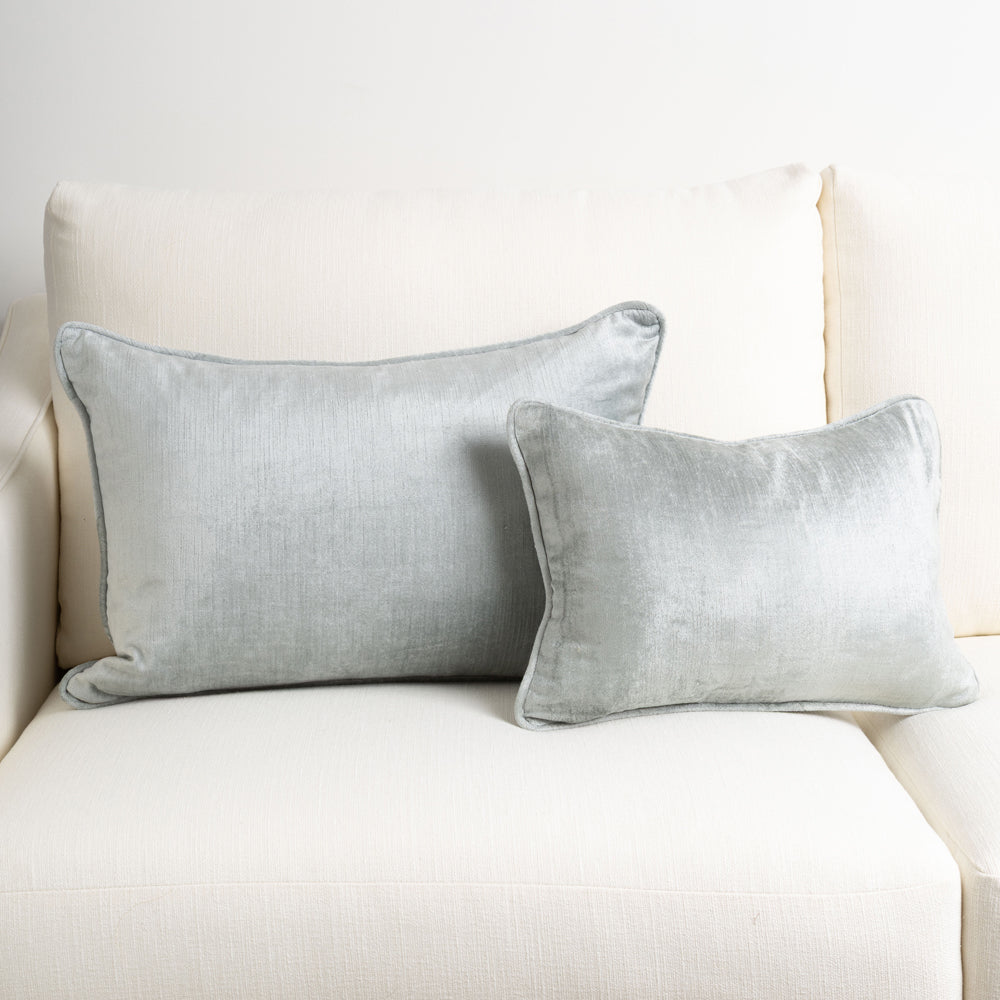 Crushed Velvet Cushion Glacier 40x60cm