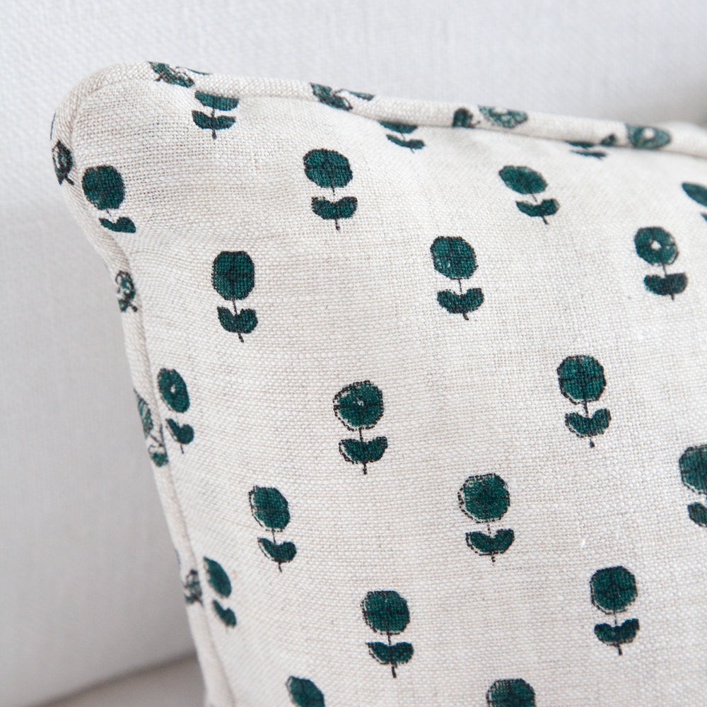 Daisy pattern on linen cushion