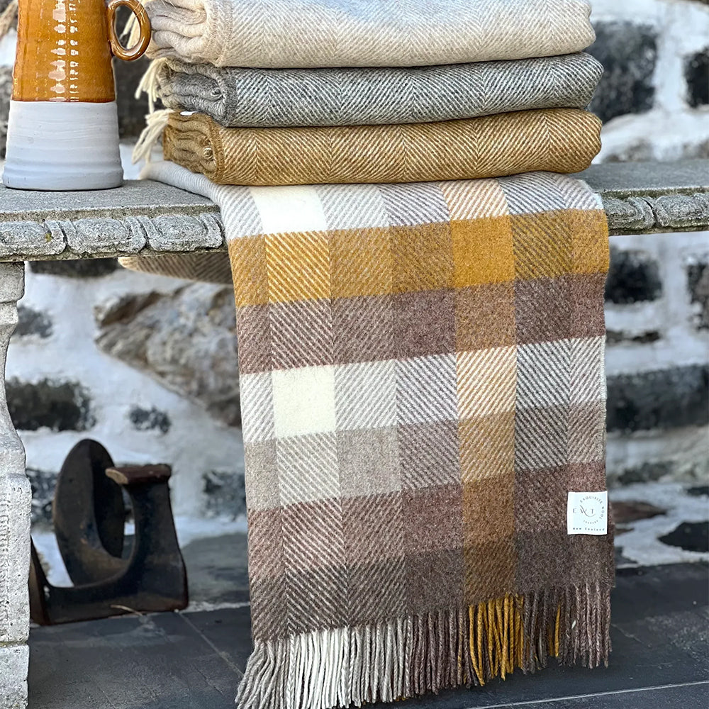 Woodale Throw - Gold