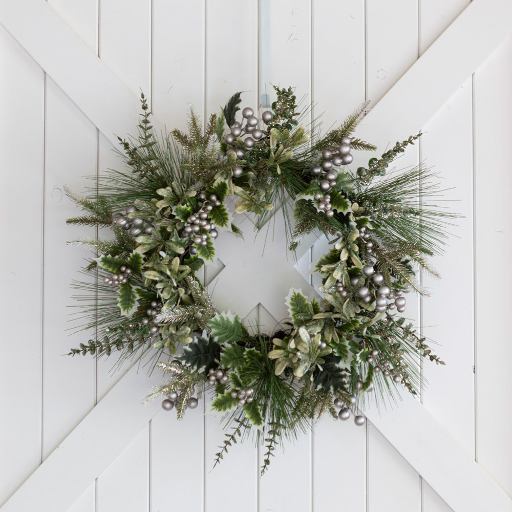 Mistletoe & Holly Wreath Decorative Set
