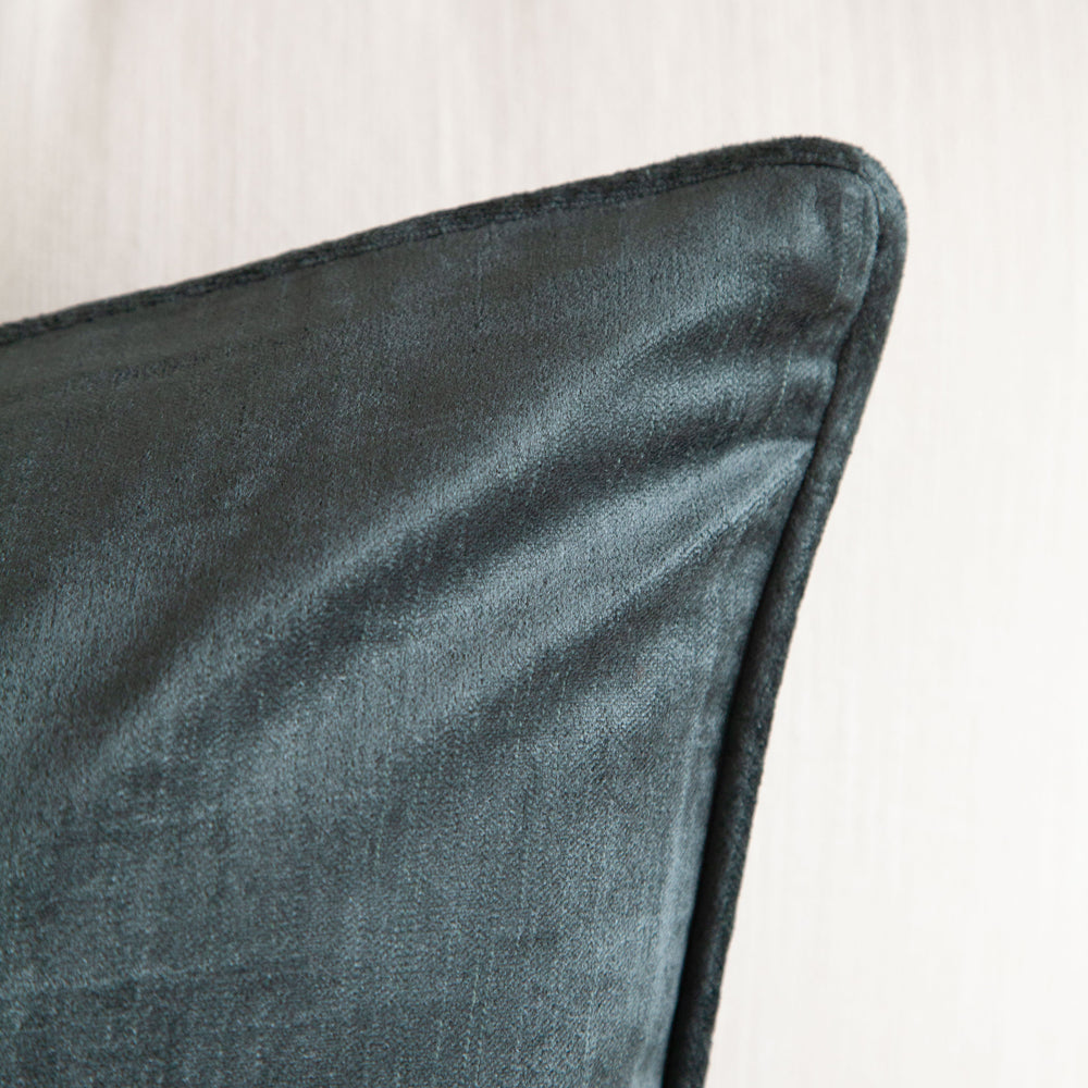Crushed Velvet Cushion Lake 40x60cm
