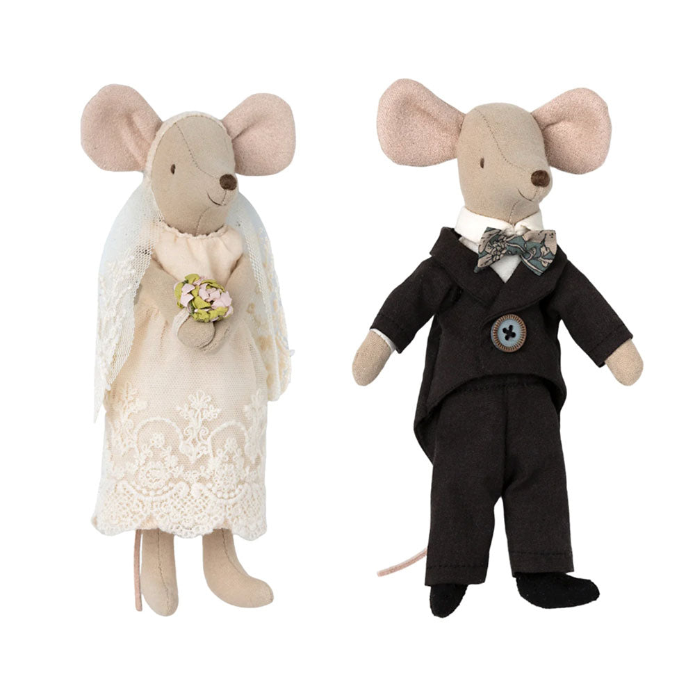 Maileg Wedding Mice. Bride in vintage style wedding dress with veil and groom in traditional tux with tails and a bow tie.
