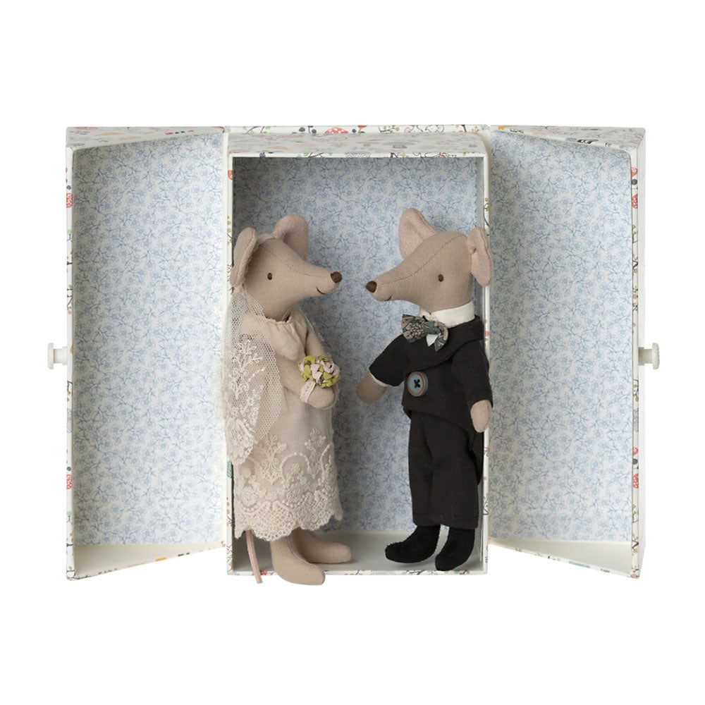 Maileg Wedding mice. Bride and green in their box.