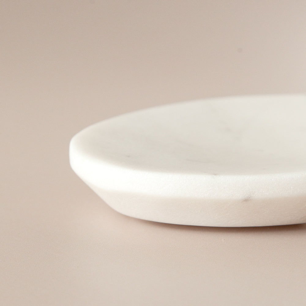 Oval marble soap dish.